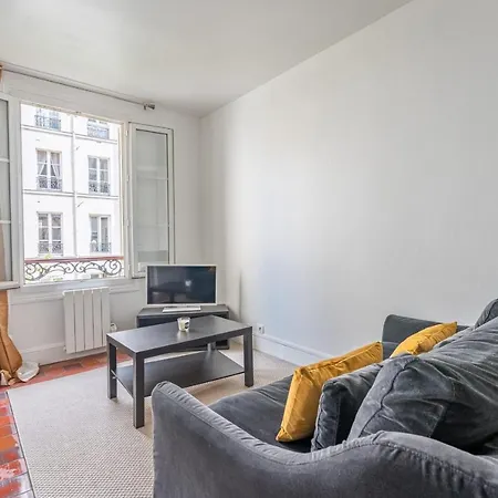 Cosy Near Champs-elysees *